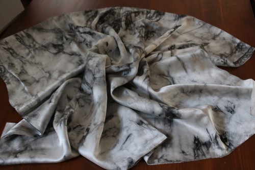 Stoff satin seide grau schwarz - stoff,